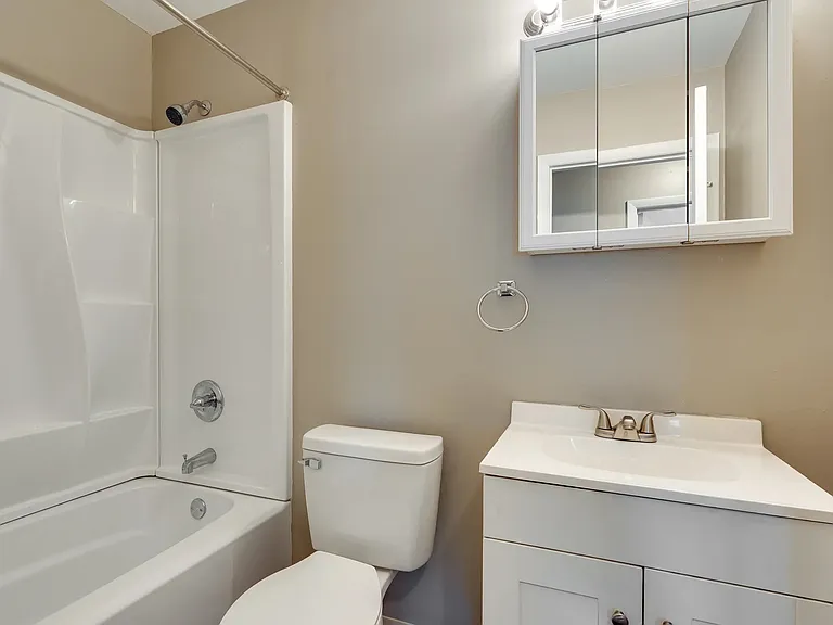 Imperial Continental Court Apartments — Photo 22