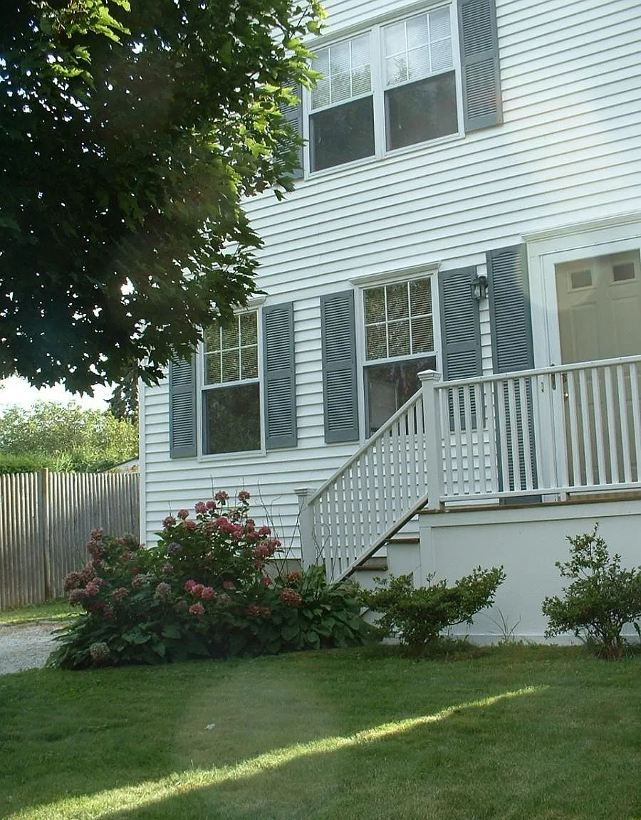 185 Center Avenue — Photo 2