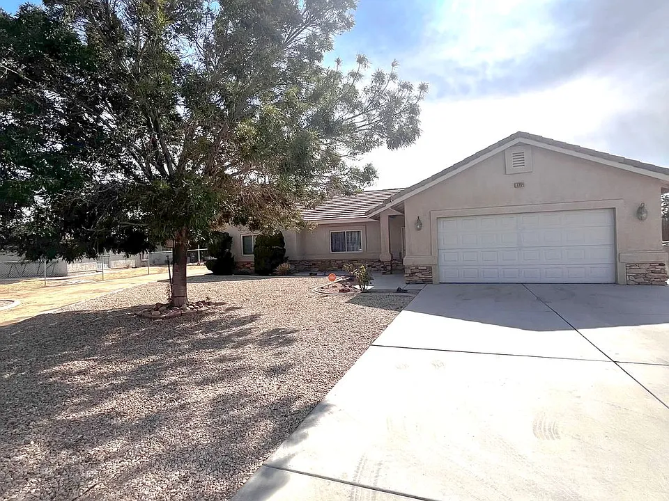 7764 Corona Ave
