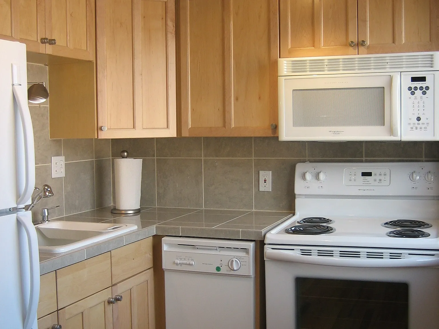 Studio, $1,100 — Photo 2