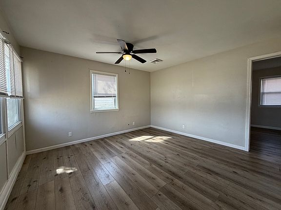 4th image of 1307 Hedge Rd