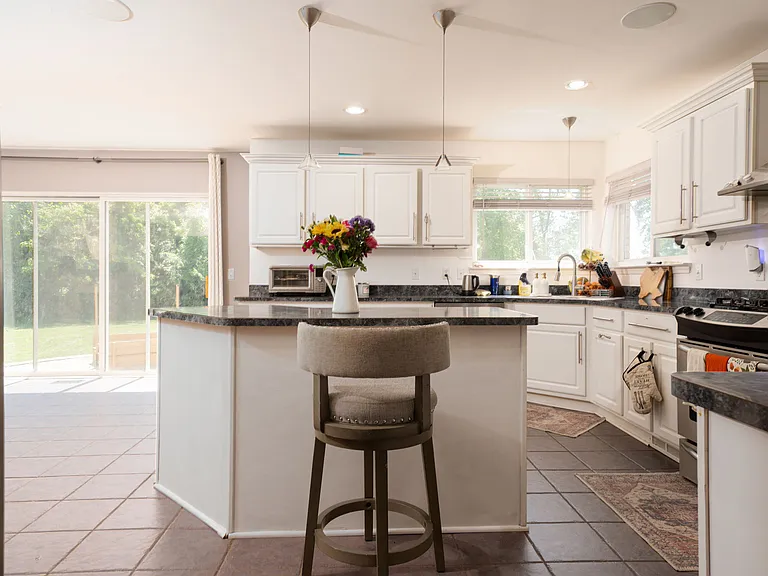 24625 Muirfield Dr — Photo 10