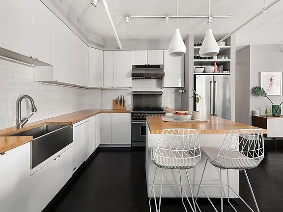 5th image of 133-131 W 28th St #6C