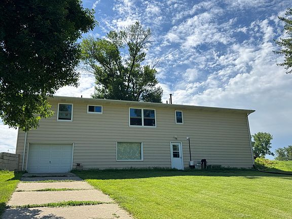 3rd image of 2722 Albion Ave