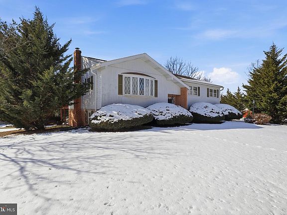 3rd image of 5200 Harmony Grove Rd