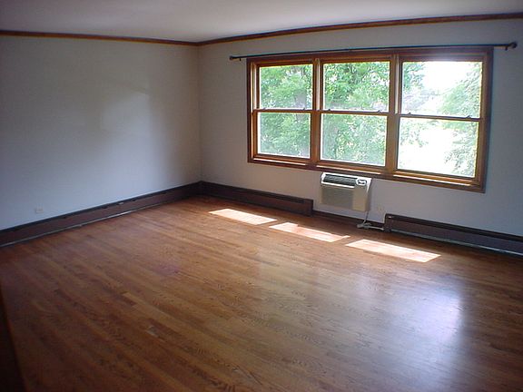 4th image of 1702 E Northwest Hwy APT 2B