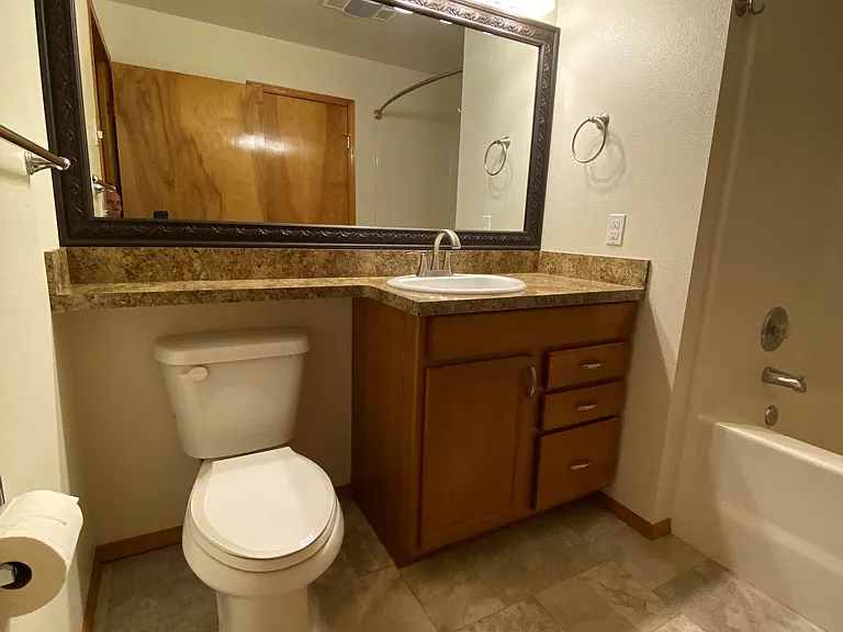 BH T 3340 — Photo 24