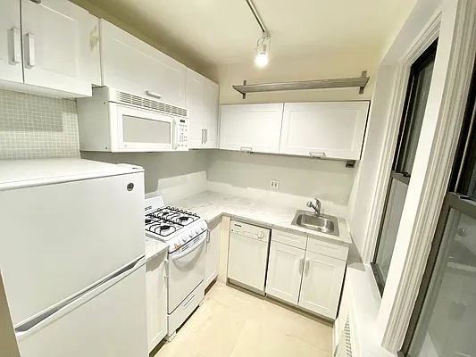 Rented by MOTION New York | media 12