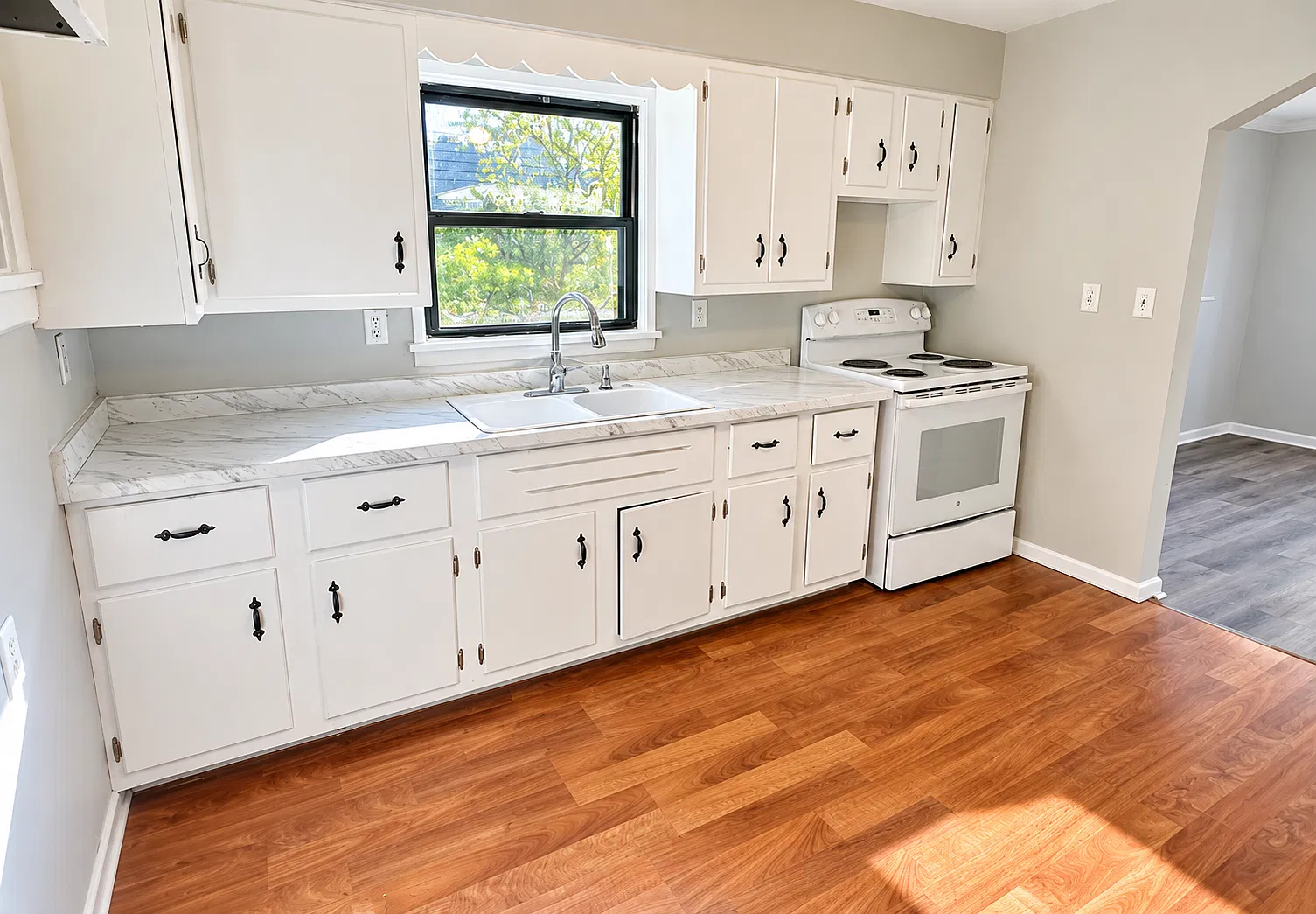 3 bed, 1056 sqft, $1,450 — Photo 2