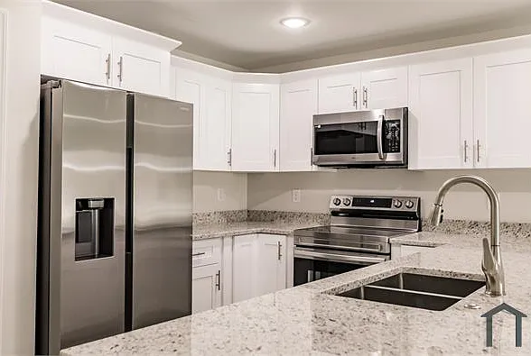 3 bed, 1197 sqft, $2,000 — Photo 3
