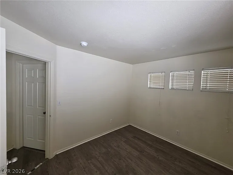 8008 Dover Shores Ave — Photo 23