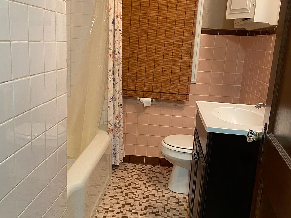 1st image of 5846 Rosslyn Ave