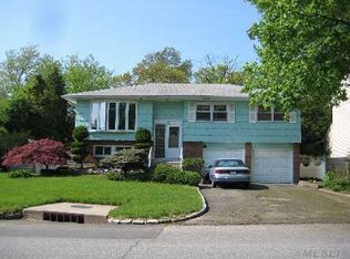 69 Magerus St, Huntington Station, NY