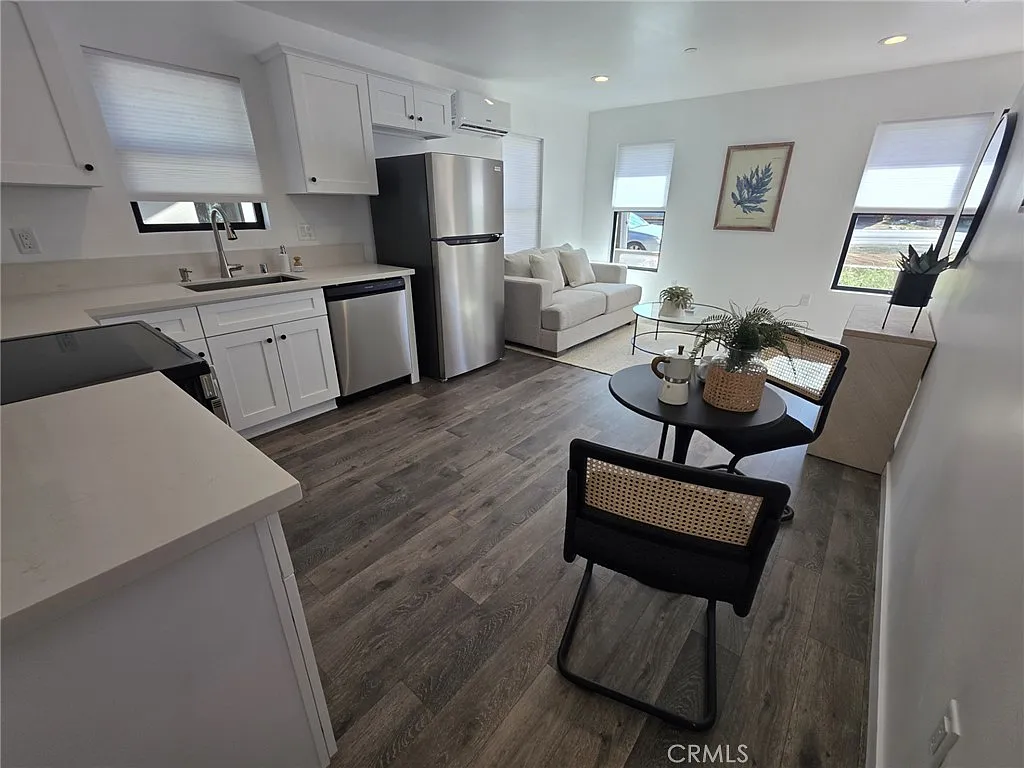 1 bed, 526 sqft, $2,500 — Photo 3