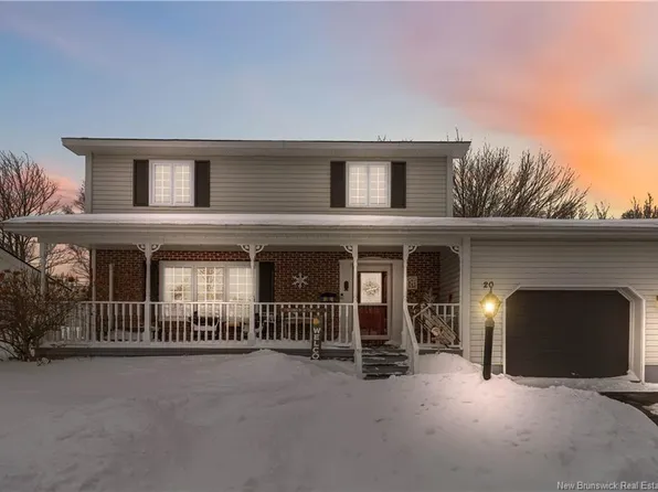 20 Welland St, Riverview, NB E1B 4L8