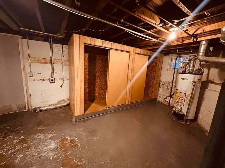 1805 W Adams St — Photo 14