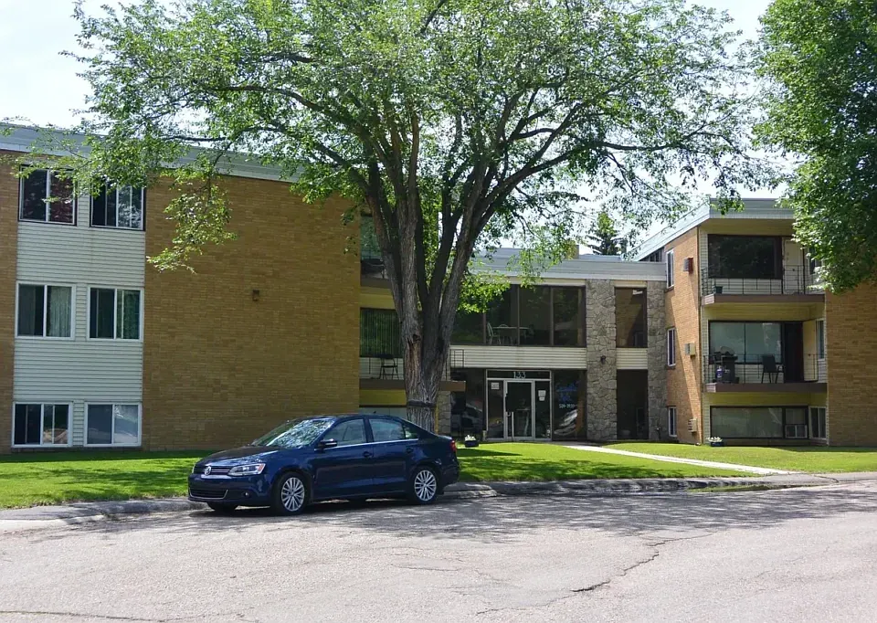 133 Davidson Cres