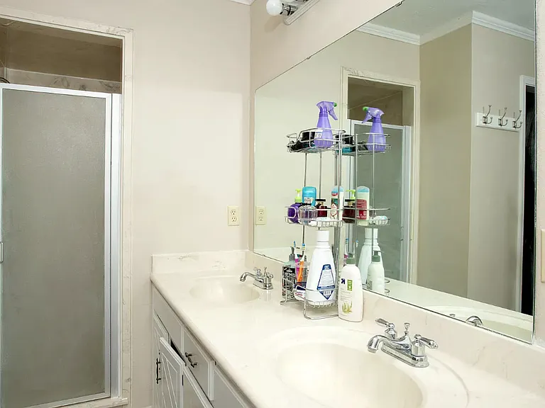 3301 Winton Dr — Photo 13