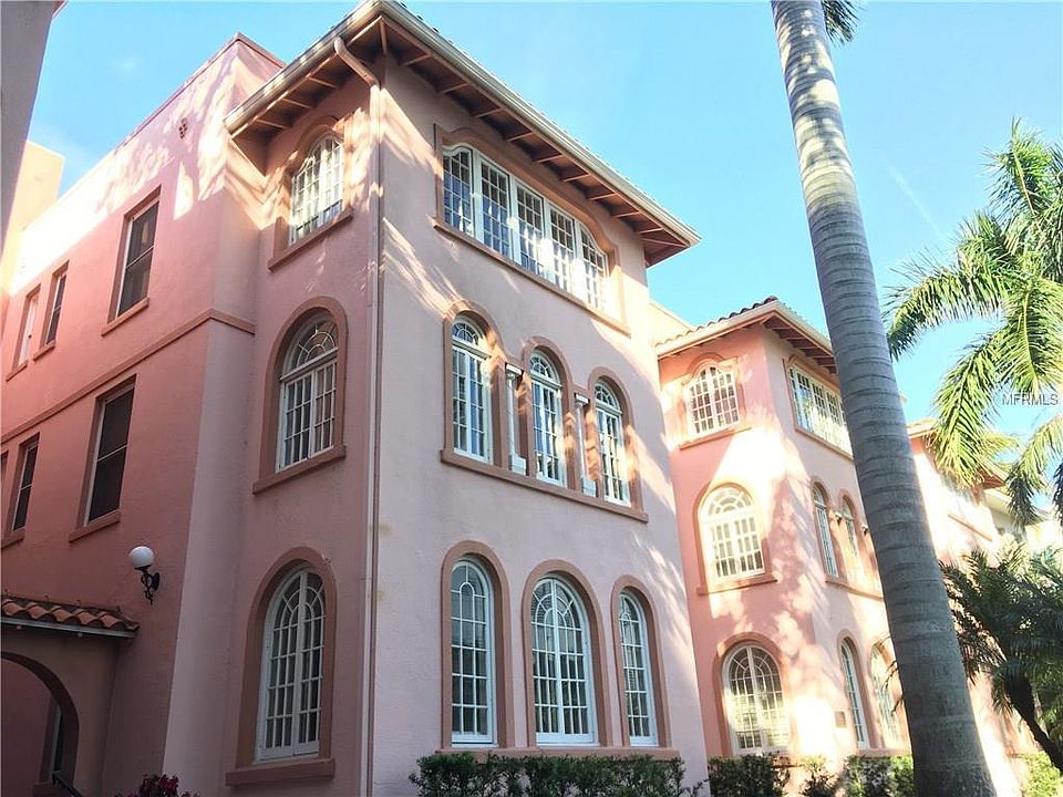 1st image of 1221 N Palm Ave APT 203