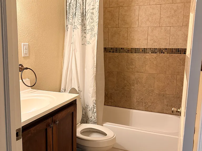 45 Central Park Dr — Photo 21