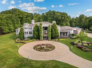 35850 S Woodland Rd, Moreland Hills, OH
