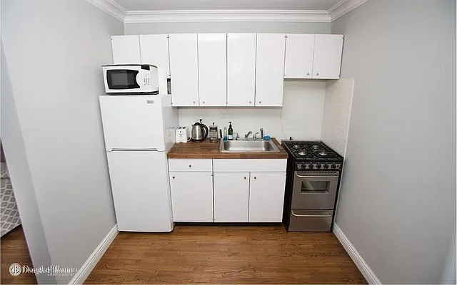 Rented by Douglas Elliman | media 10