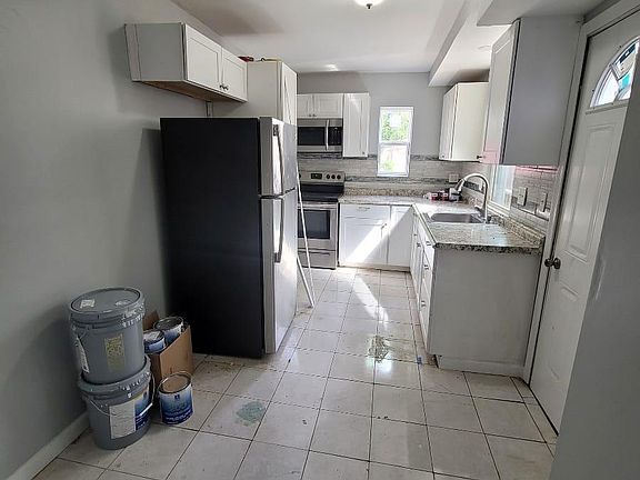5th image of 1509 Regina St