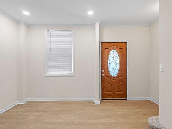 4th image of 804 Unetta Ave