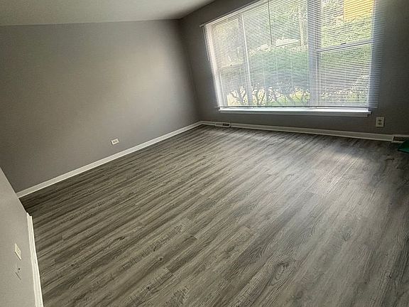 2nd image of 214 Linn Ct APT D
