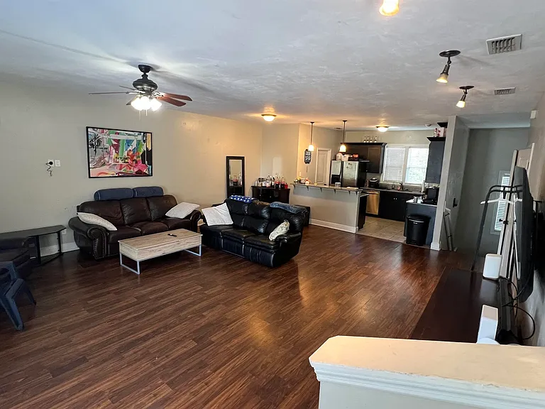 256 Soho Ct #A-B — Photo 2