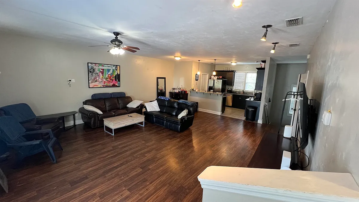 Building Photo - 256 Soho Ct #A-B