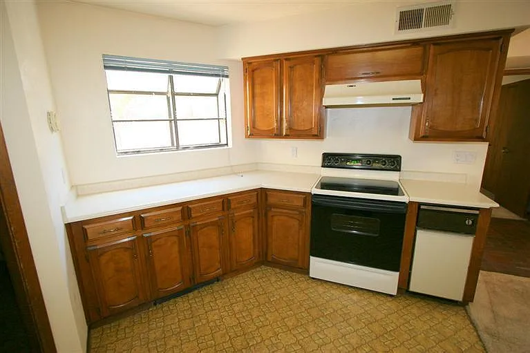 830 Live Oak Rd NE #E — Photo 12