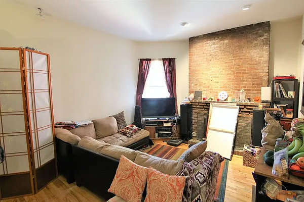 Rented by JK Dansar Corp | media 3