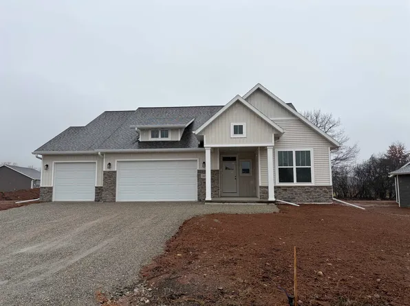 1633 Founders St, Neenah, WI 54956