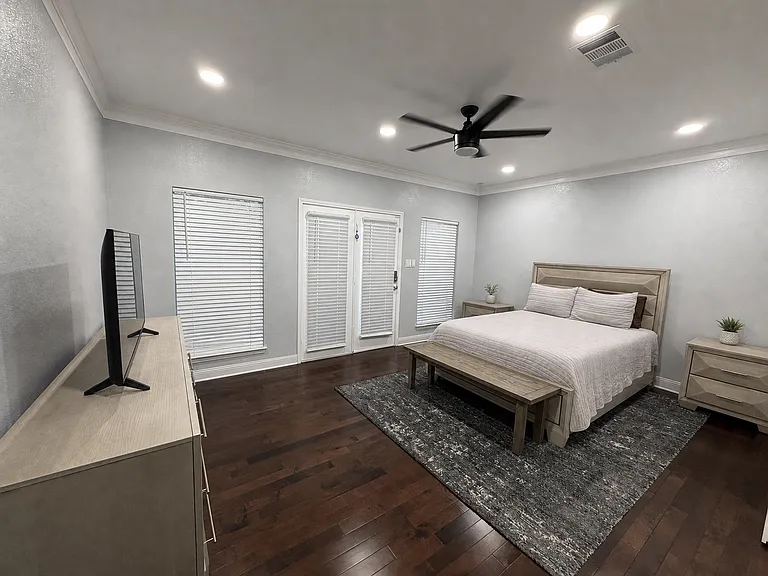 2536 Crenshaw Dr — Photo 6