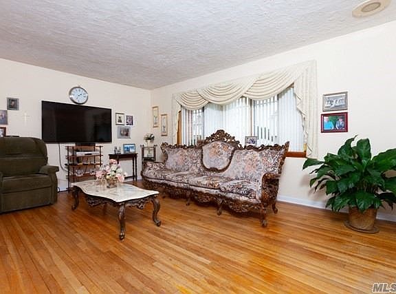 3rd image of 46 Elm Dr