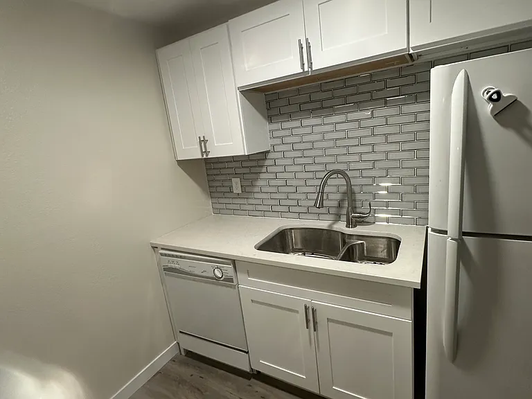 626 N Tweedt St #202 — Photo 2