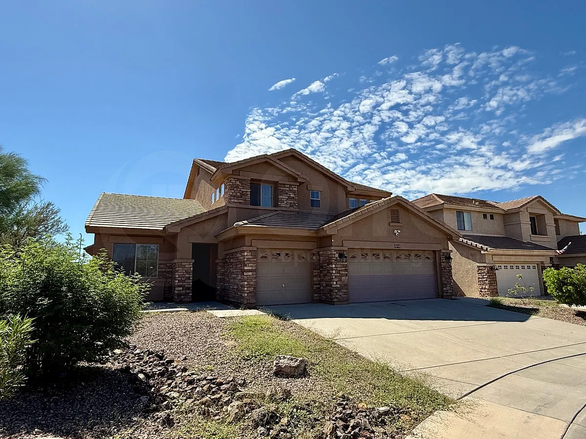 5 bed, 3.5 bath, 3194 sqft, $3,100 — Photo 1