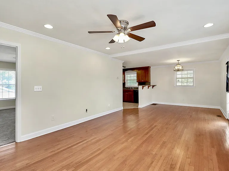 1005 Rainbow Dr — Photo 10