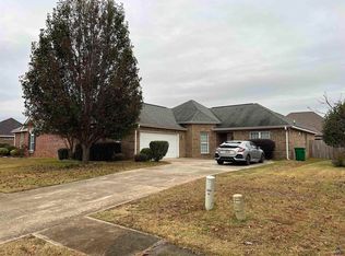 523 Manchester Ln, Byron, GA 31008