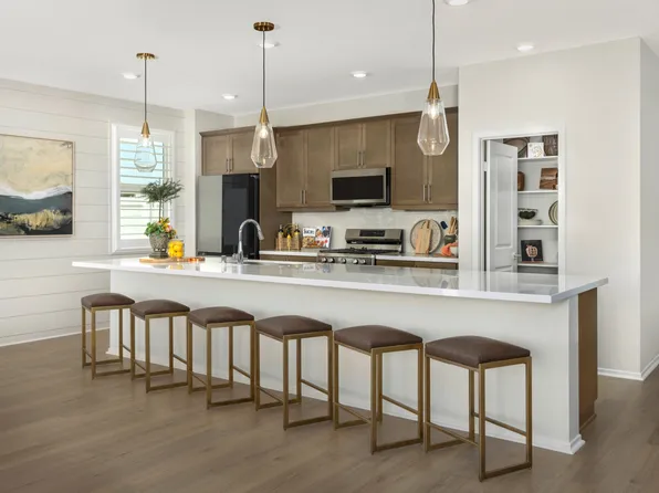 1652 E Holguin St, Lancaster, CA 93535