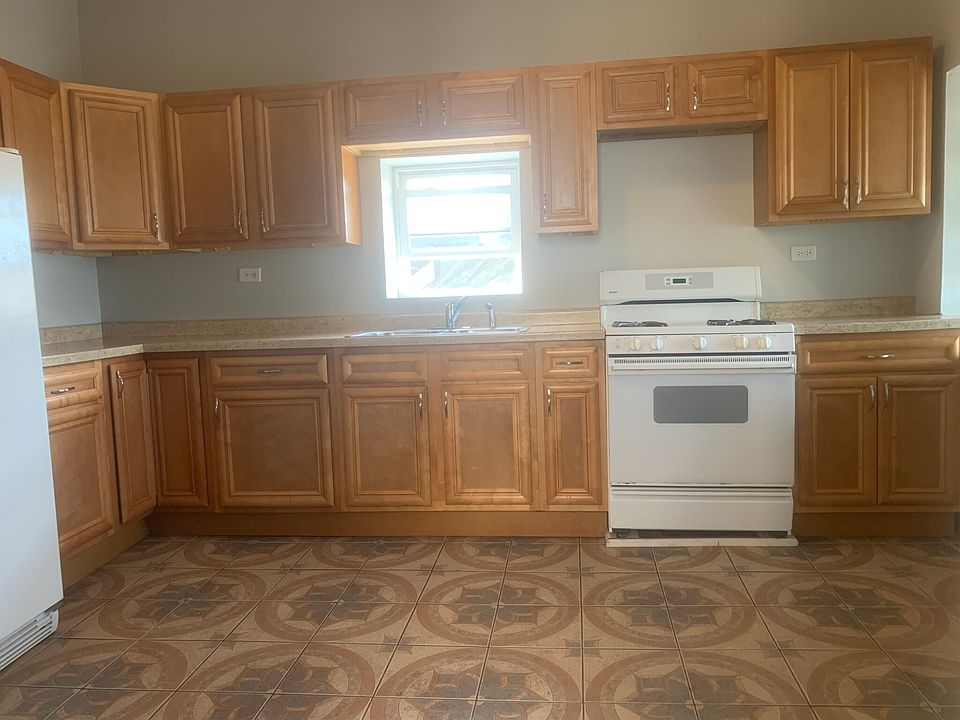 1st image of 1424 N Maplewood Ave #2R