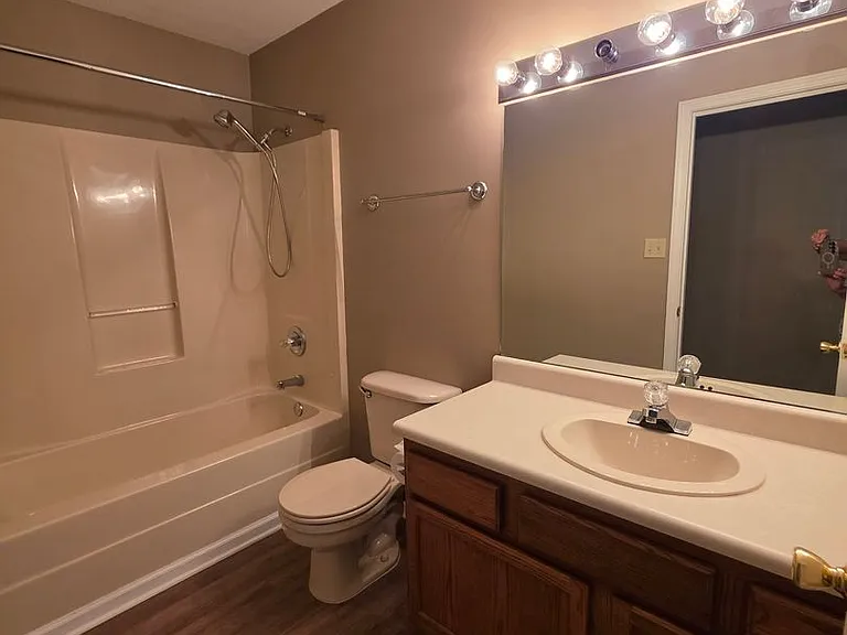 1012 Willow Creek Cir — Photo 23