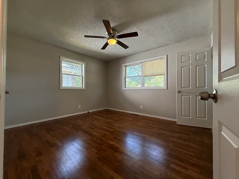 1226 E Rosebrier St — Photo 9