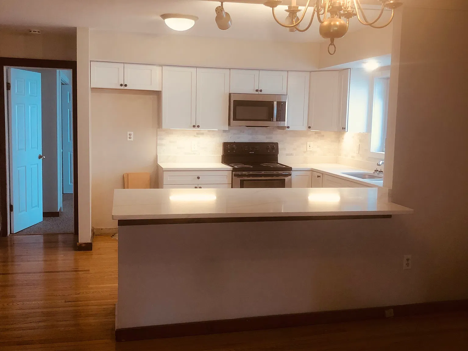 3 bed, 2000 sqft, $2,795 — Photo 3