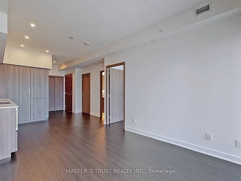 17 Bathurst St #2611 — Photo 8