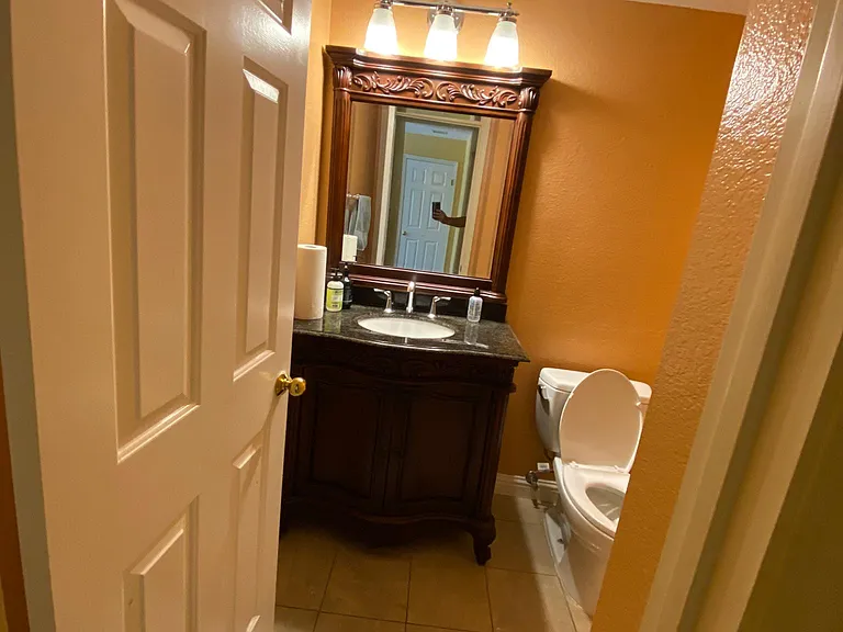 1/2 bath downstairs