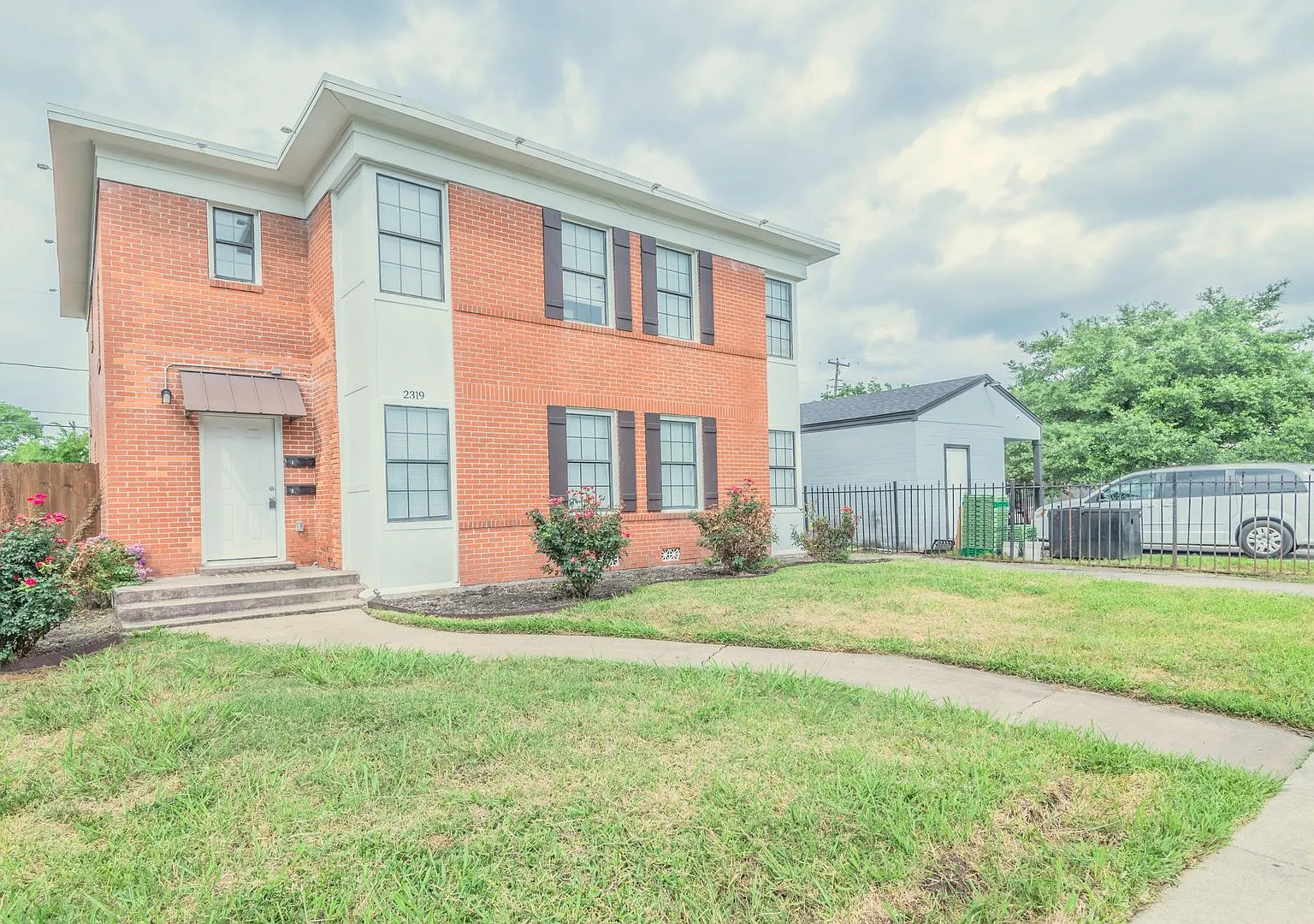 Rosewood 2319A — Photo 1