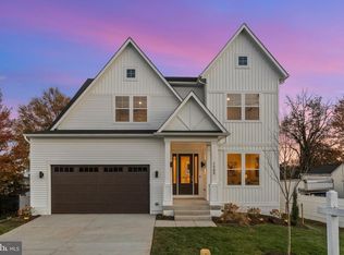 7505 Magarity Rd, Falls Church, VA 22043