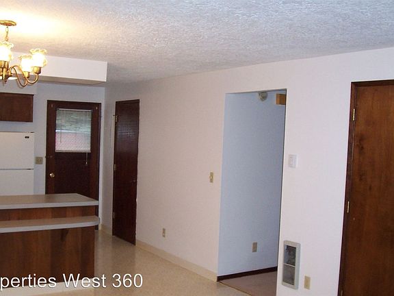 5th image of 218 SE Clark Ave APT 7